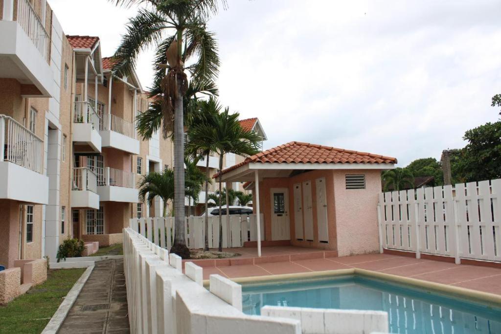 Finest Accommodation Marley Manor Apt # 513 Ground Floor 6 Marley Rd Kgn 6 Кингстон Экстерьер фото